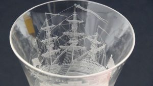 18de-eeuws VOC-glas brengt recordbedrag op: veiling Goes schokt experts