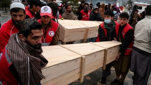 Afghanistan kliniek-aanval eist meer levens terwijl Pakistan ramadan-wapenstilstand afkondigt