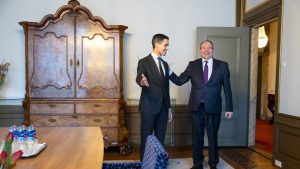 AOW-plannen plotseling stopgezet: kabinet luistert nu naar bezwaren burgers