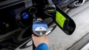 Dieselprijs explodeert naar recordhoogte: waarom dit iedereen hard gaat raken