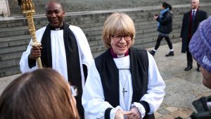 Eerste vrouwelijke leider Anglicaanse Kerk krijgt storm van kritiek na controversiële uitspraak
