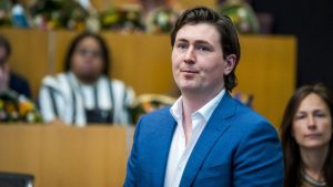 JA21-fractievoorzitter Amsterdam mishandeld: verdachte opgepakt na schokkende aanval