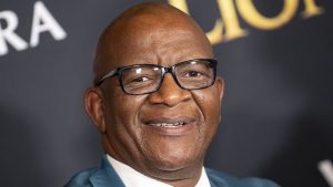 Komiek moet miljoenen betalen door één verkeerd vertaalde zin uit The Lion King