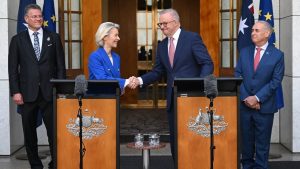 Na 8 jaar onderhandelen tekent EU eindelijk baanbrekende handelsdeal met Australië