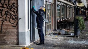 Nieuw-West en Lopik geschokt: plofkraken zorgen voor chaos in twee steden tegelijk