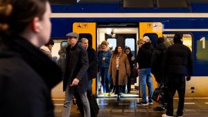 NS boekt eerste winst in jaren dankzij verrassende stijging treinreizigers