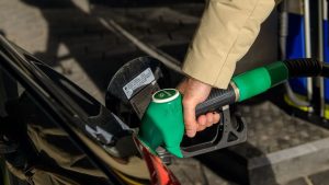 Oorlog Midden-Oosten laat benzineprijzen exploderen: wat betaal je nu aan de pomp?