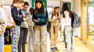 Oostenrijk verbiedt social media voor kinderen onder 14: wat betekent dit voor Nederlandse ouders?