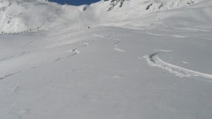 Opblaasboot crasht op skipiste in Oostenrijk: vier gewonden bij bizarre ongeval