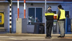 Plofkraken Amsterdam en Laren: politie houdt buitbedrag angstvallig geheim