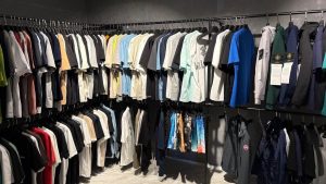 Politie ontdekt enorme namaakfabriek in Nijmegen: duizenden merkartikelen in beslag genomen