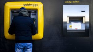 Rekenkamer onthult: witwascontroles kosten miljoenen maar vangen criminelen niet