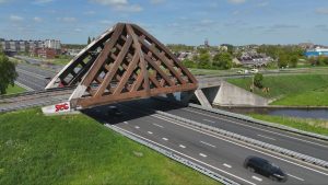 Sneek verliest iconische houten brug definitief na mislukte reddingspoging