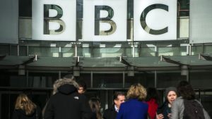 VK investeert plotseling 12 miljoen extra in BBC wereldomroep – wat gebeurt er echt?