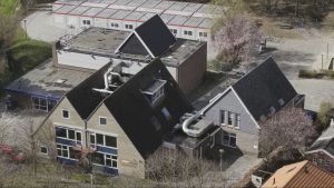 Vleermuizen krijgen luxe nieuw dak terwijl Drentse school wacht op bouwvergunning