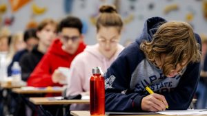 Waarom kiezen steeds meer Friese scholieren voor eindexamen Fries in plaats van andere talen?