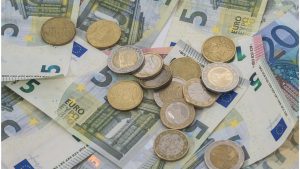 Waarom krijgen duizenden Nederlanders minder AOW dan ze dachten te krijgen?