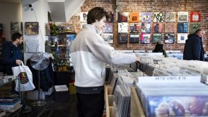Waarom Nederlanders plotseling massaal terugkeren naar vinyl ondanks streamingdiensten
