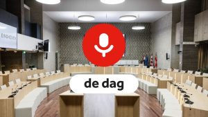 Waarom steeds meer politici zonder diploma de macht grijpen – en wat dat betekent voor jou