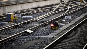 Werktrein ontspoord bij Tilburg: duizenden reizigers zitten vast zonder alternatief