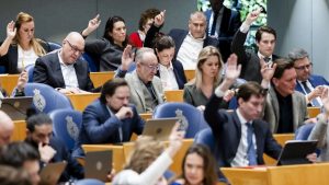 Ambtenarenstaking legt Tweede Kamer volledig plat: alle debatten van morgen geschrapt