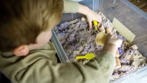 Asbest in speelzand: wat ouders nu moeten weten over nieuwe ministerie-regels