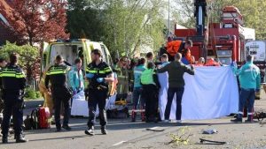 Auto raast door Kwintsheul: wat er daarna gebeurde schokte iedereen