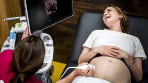 Bijna helft zwangere vrouwen ervaart discriminatie: waarom gebeurt dit nog steeds in 2024?