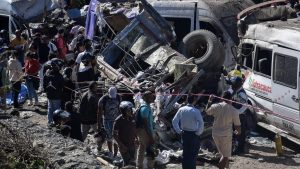 Bus explosie in Colombia doodt 13 mensen terwijl geweld door het hele land uitbreidt