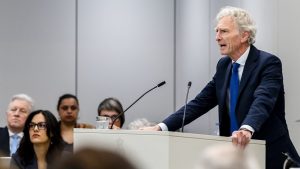 D66 senatoren overwegen plotselinge ommezwaai over verhoging AOW-leeftijd