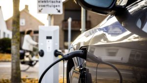 Deze subsidie voor elektrische auto’s geldt alleen voor bepaalde inkomens – check of jij erbij hoort