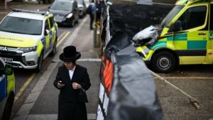 Drie mannen riskeren jarenlange celstraf na brandstichting bij Joodse ambulances in Londen