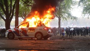 Drie nieuwe veroordelingen na rellen Haagse Malieveld: wat betekent dit voor toekomstige protesten?