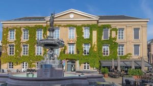 Gorinchem haalt flyers uit vuilnisbakken terug voor nieuwe campagne die niemand zag aankomen