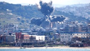 Iran sluit cruciale olietankerroute na dodelijkste Israëlische bombardementen ooit op Libanon