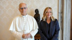 Meloni breekt plotseling met Trump na zijn schokkende uitval tegen de paus