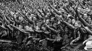 Miljoenen NSDAP-ledenlijsten nu online: families ontdekken schokkende waarheid over voorouders