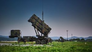 Nederland investeert 1,2 miljard in vijfde Patriot-systeem – wat betekent dit voor onze veiligheid?