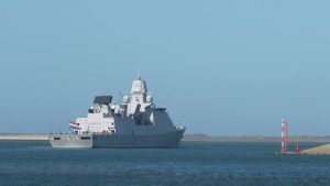 Nederlandse marinefregat vertrekt stilletjes naar Golf – wat niemand je vertelt over deze missie