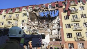 Oekraïne meldt nieuwe doden terwijl Rusland beweert dat cruciale mijn onder vuur ligt