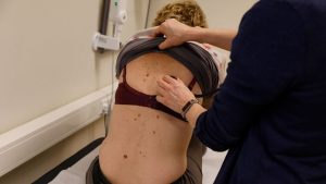 Politiek verhoogt premies terwijl pot voor arbeidsongeschikten leeg is: werknemers betalen dubbel