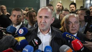 Radev wint verkiezingen maar wat betekent dit voor gewone Bulgaren in Nederland