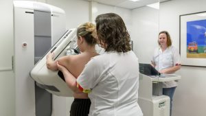 Siliconen borstimplantaten na kanker blijken veiliger dan artsen dachten