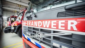 Stankoverlast Botlek: Bewoners woedend na mysterieuze brand in vuilcontainer die urenlang bleef smeulen