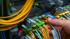 Toezichthouder slaat alarm: inlichtingendiensten verzamelen massaal persoonlijke data van burgers