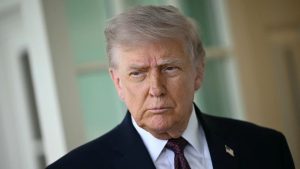 Trump kondigt plotseling bestandsverlenging Iran aan terwijl spanning op hoogtepunt leek