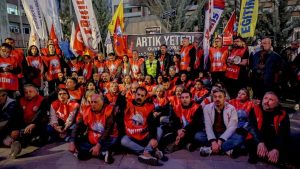 Turkije wijst sociale media aan als hoofdschuldige na dodelijke schietpartijen