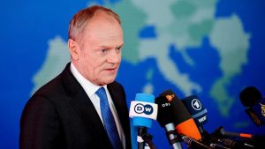 Tusk waarschuwt: VS-loyaliteit binnen NAVO staat op het spel na geheime gesprekken