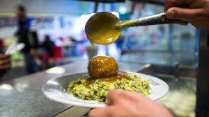 Voedingscentrum schrapt vlees bijna helemaal uit nieuwe Schijf van Vijf