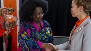 Waarom kregen dit jaar zoveel vrijwilligers plotseling een lintje van de koning?